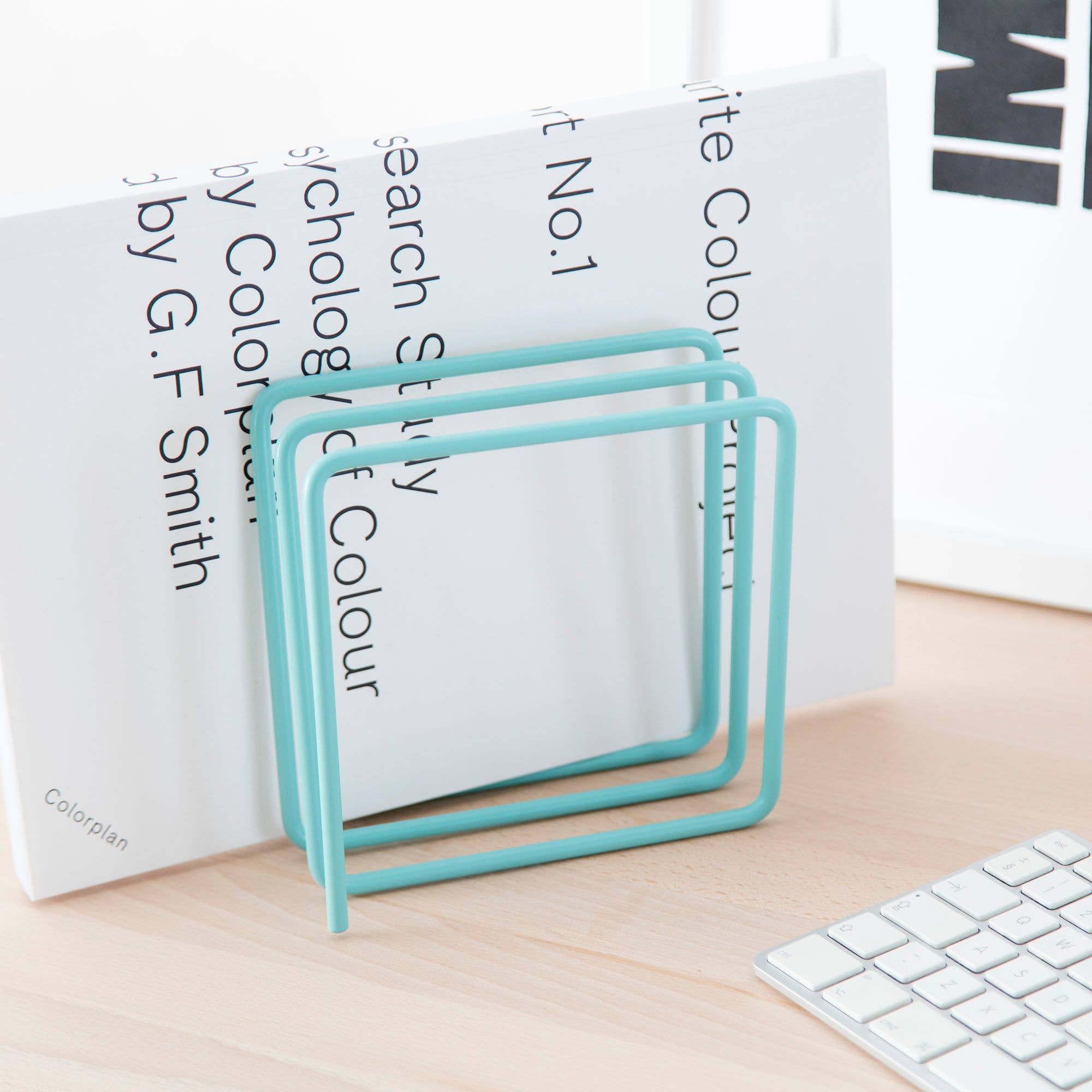 GRAPHITE CUBE MAGAZINE RACK